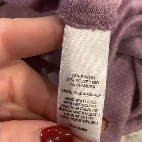 👕 Express Super Soft Relaxed Shine V-Neck Tee - Size Small - Purple - Picture 5 of 5